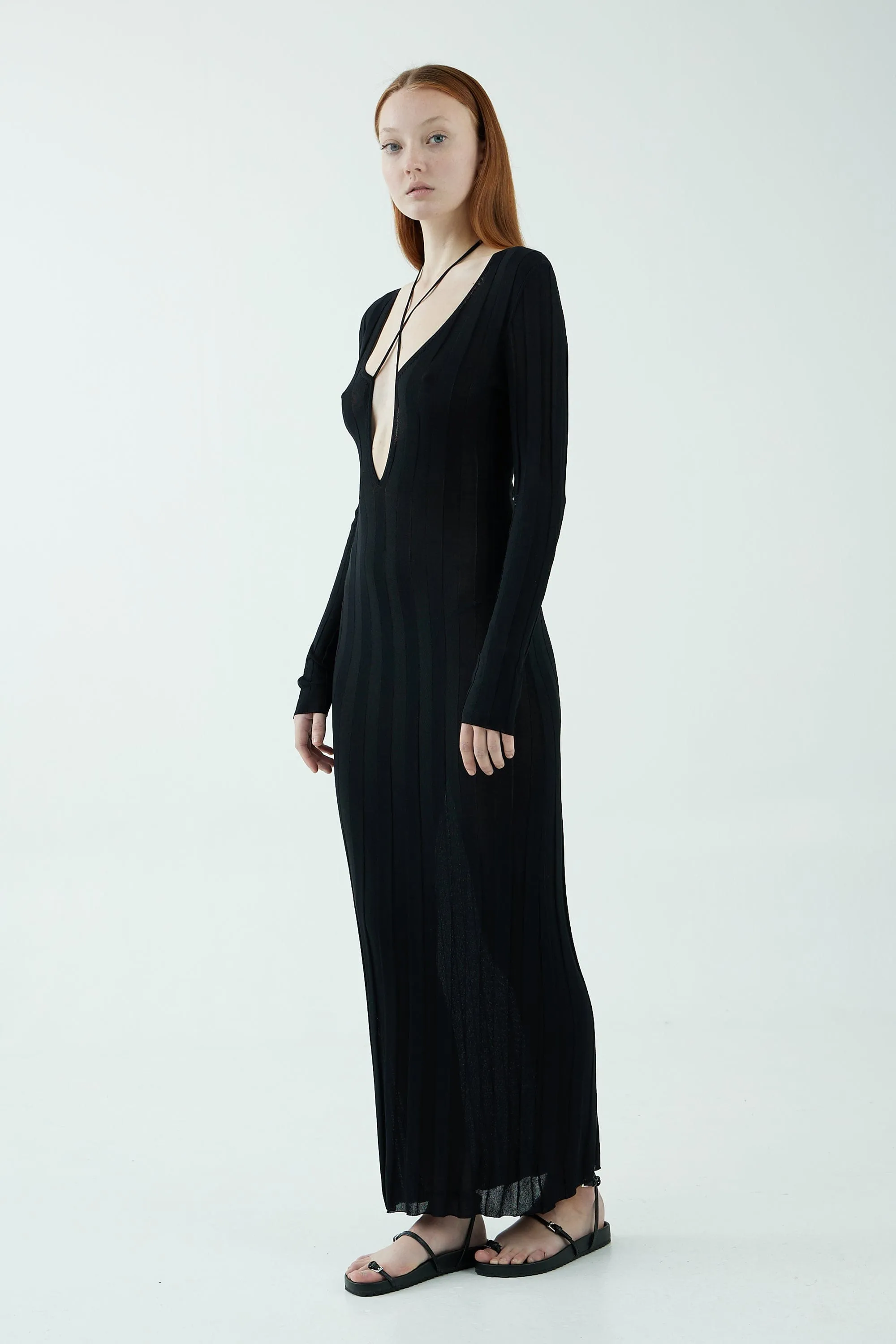 LIAISON KNIT KEYHOLE MAXI DRESS | BLACK