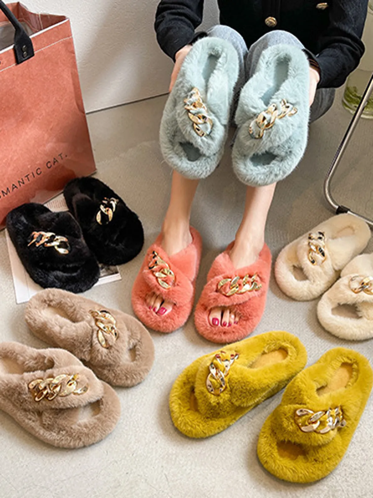 Metal Chain Warm Slippers - Black