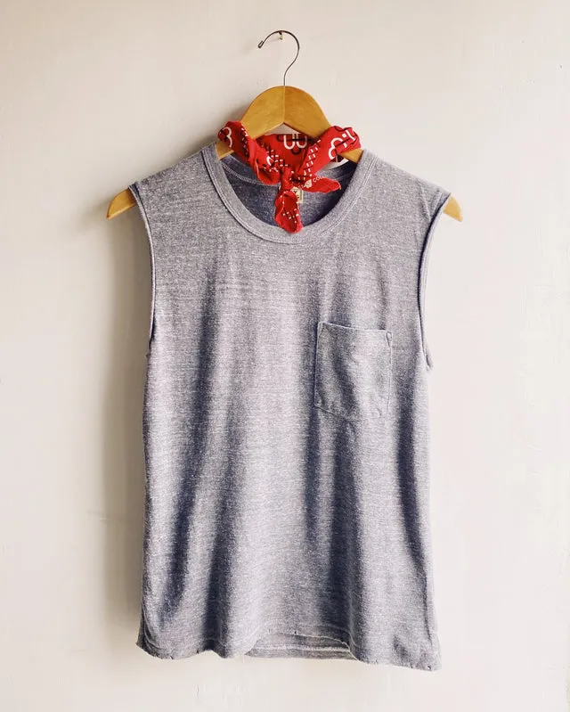 Muscle Tee in P.E. Grey