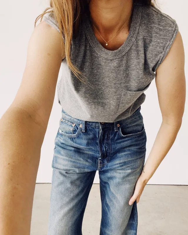 Muscle Tee in P.E. Grey