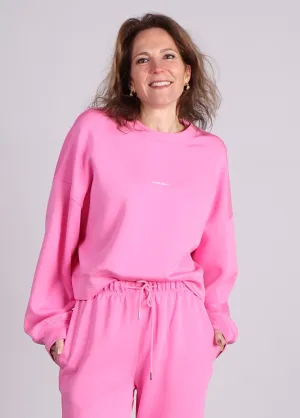 Studio Amaya Betty sweater roze met logo cropped