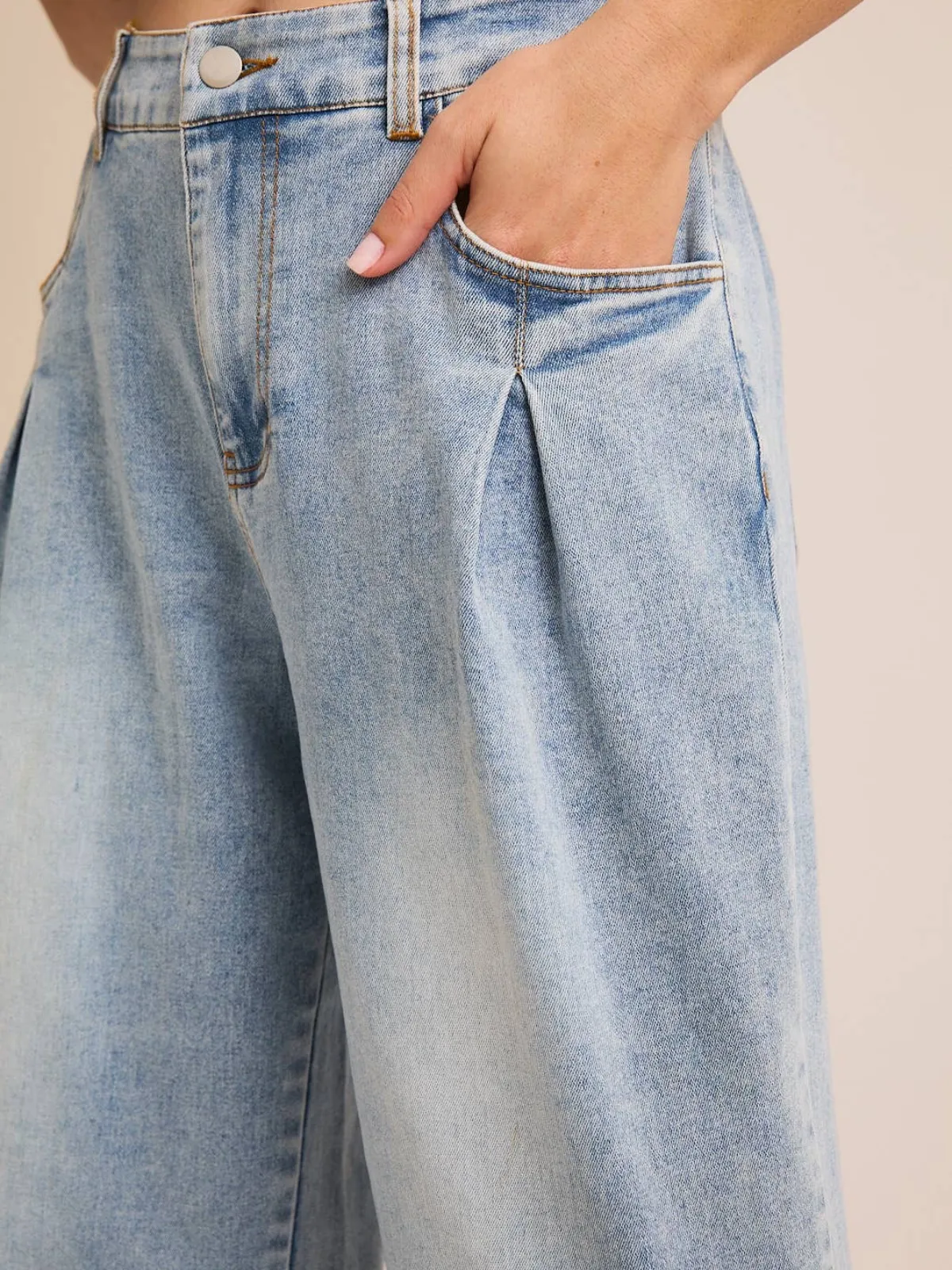 The Noelia Pleated Wide-Leg Jeans
