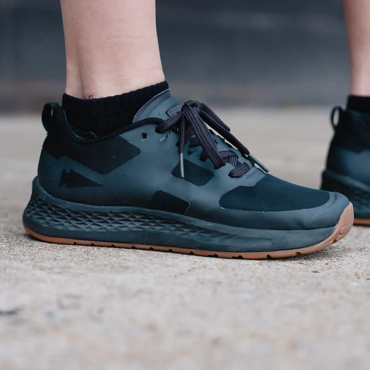 Women's Rough Runners - Black   Gum